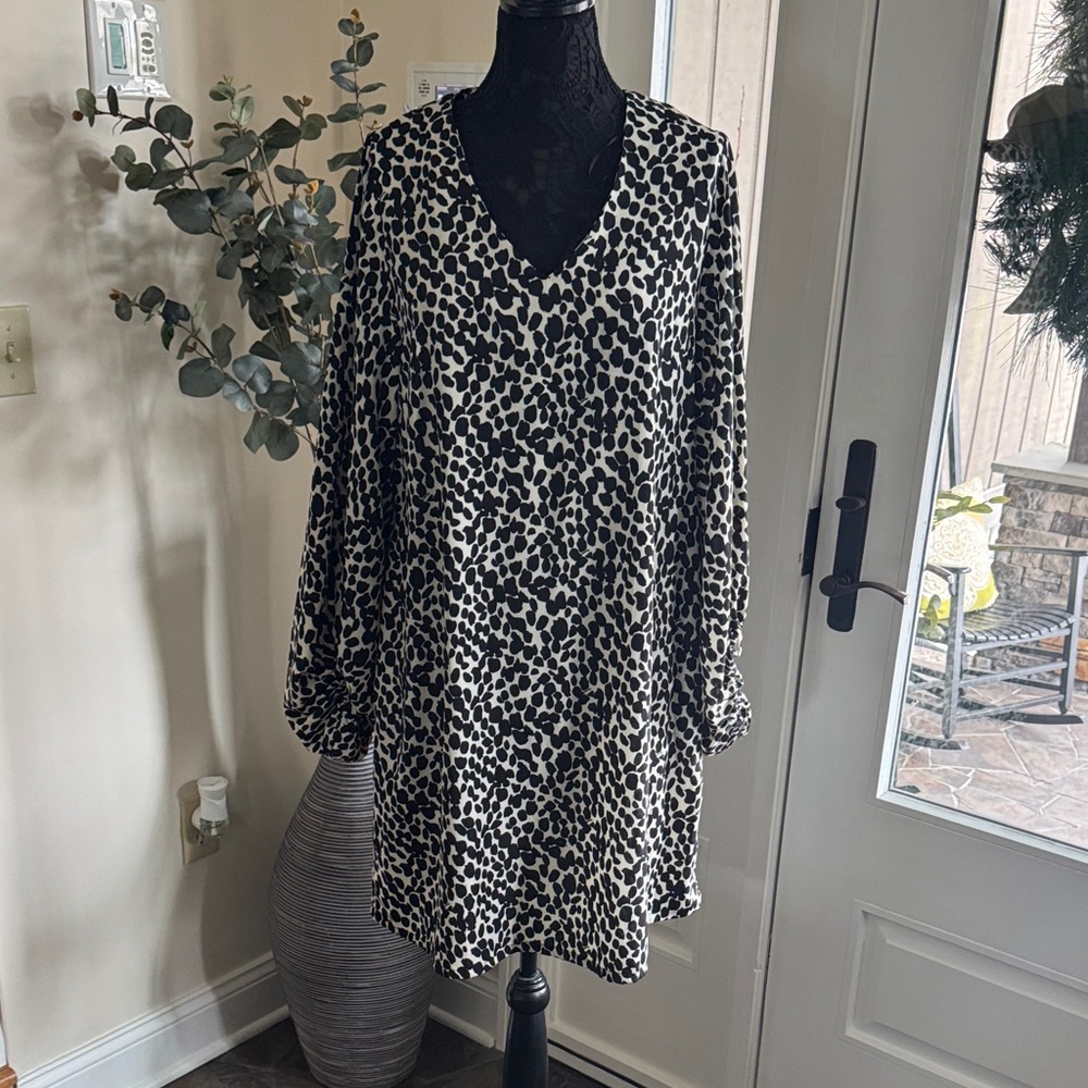 Elegant Animal Print Long Sleeve Dress